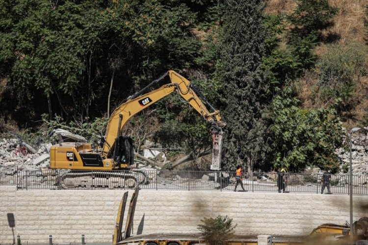 İsrail saldırıları devam ediyor! Doğu Kud&uuml;s'te bir ev yıkıldı