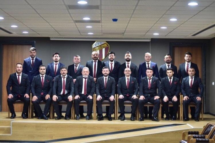 İneg&ouml;lspor'da g&ouml;rev dağılımı yapıldı