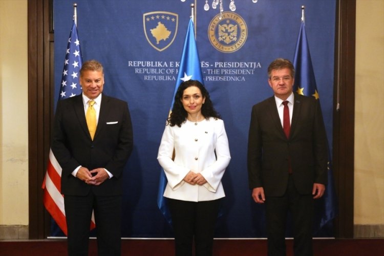 Kosova Cumhurbaşkanı Osmani, ABD ve AB &Ouml;zel Temsilcilerini kabul etti