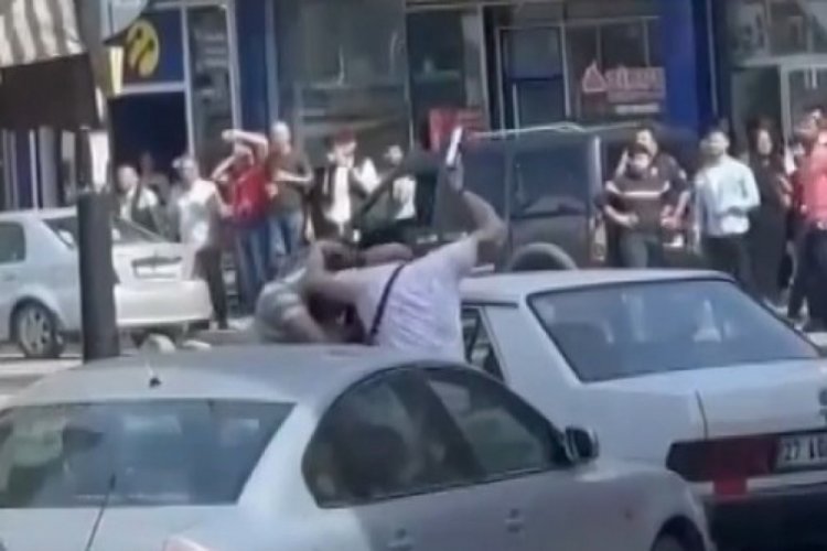 Sokak ortasında &ouml;ld&uuml;resiye darp!