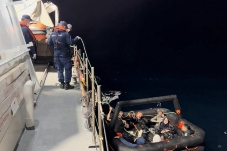 &Ccedil;anakkale'de &ouml;l&uuml;me terk edilen 7 ka&ccedil;ak g&ouml;&ccedil;men kurtarıldı
