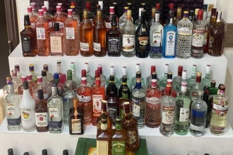 Aydın Didim'de 110 şişe bandrols&uuml;z i&ccedil;ki ele ge&ccedil;ildi