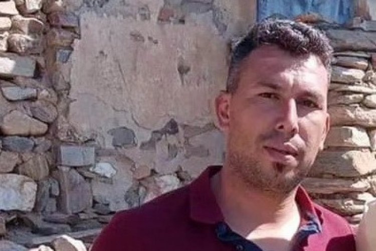 Manisa'da devrilen trakt&ouml;r&uuml;n altında kalan s&uuml;r&uuml;c&uuml; yaşamını yitirdi