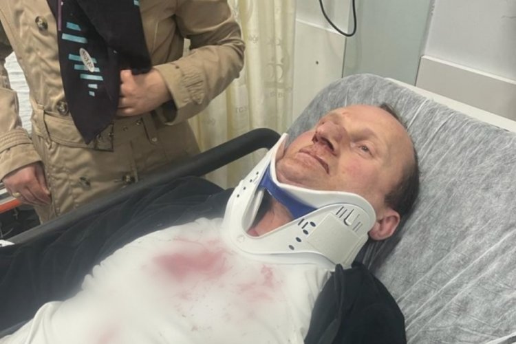 Samsun'da bir şahıs kırmızı ışıkta beklerken aracının i&ccedil;inde darp edildi