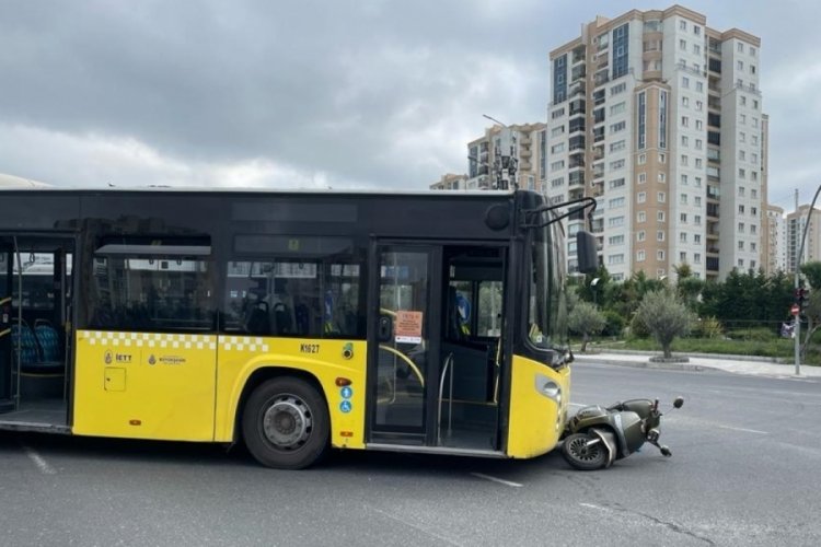 İstanbul'da İETT otob&uuml;s&uuml;n&uuml;n karıştığı kazada 2 kişi hastanelik oldu