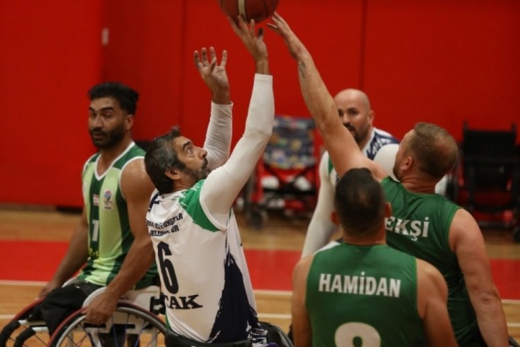 B&uuml;y&uuml;kşehir sporda zirveye oynuyor