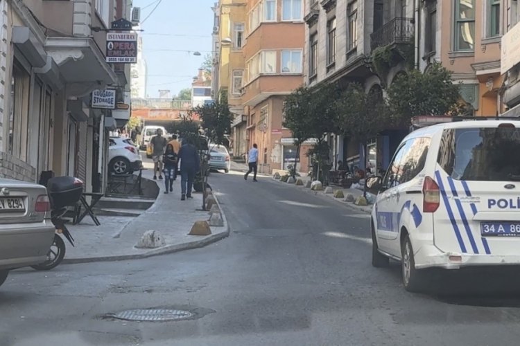 İstanbul'da silahlı saldırı dehşeti! Olayla alakasız yaşlı adamı &ouml;ld&uuml;rd&uuml;