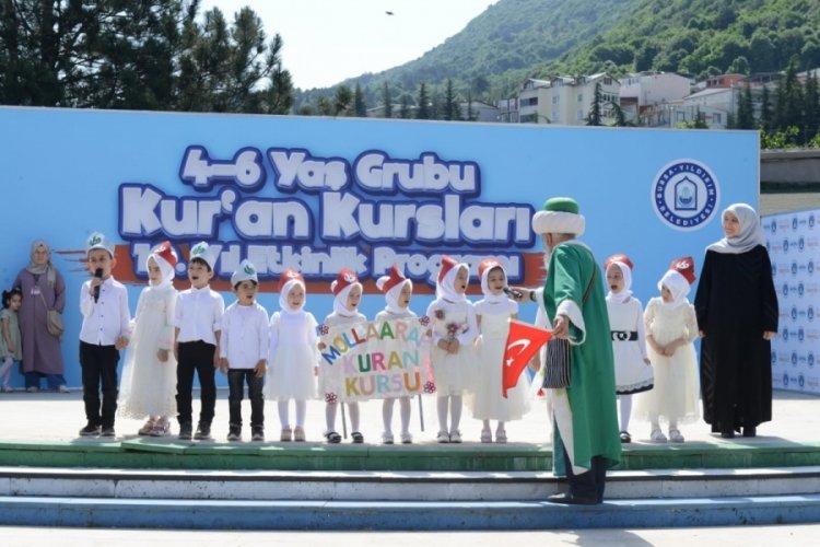 Bursa'da Yıldırım belediyesi,  4-6 yaş kuran kursu &ouml;ğrencilerine mezuniyet d&uuml;zenledi