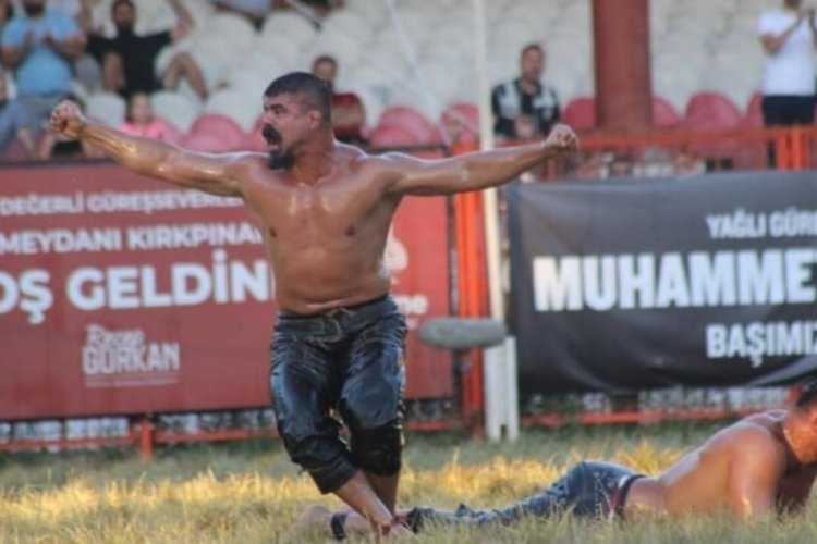 Tarihi Kırkpınar Yağlı G&uuml;reşleri'nde başpehlivanlık el değiştiriyor