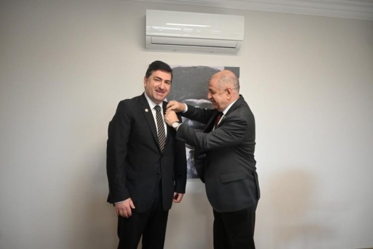 MHP 25. D&ouml;nem milletvekili Uygar Aktan Zafer Partisi'ne katıldı