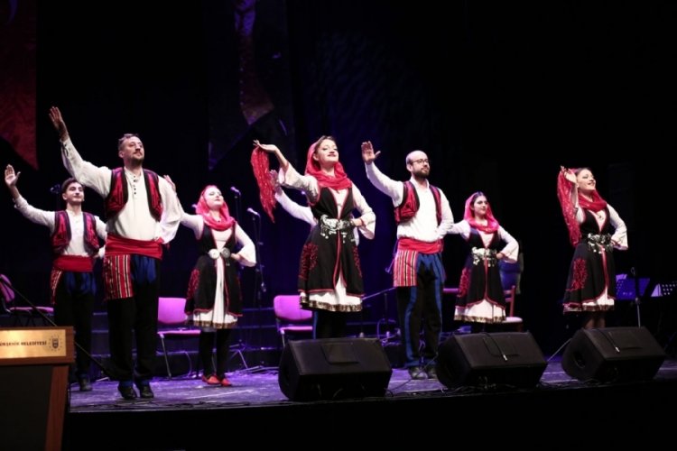 Bursa'da &ouml;ğrencilerden muhteşem yılsonu konseri