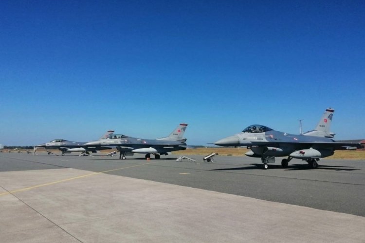 T&uuml;rk F-16'ları Almanya'da