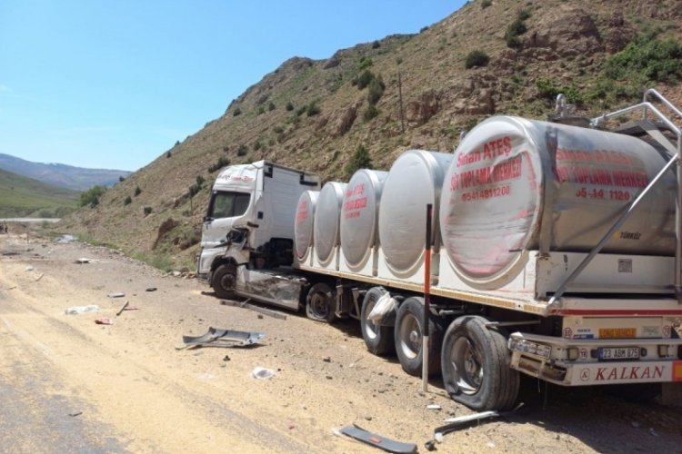Bing&ouml;l'de zincirleme tır kazası: 1'i ağır 3 yaralı