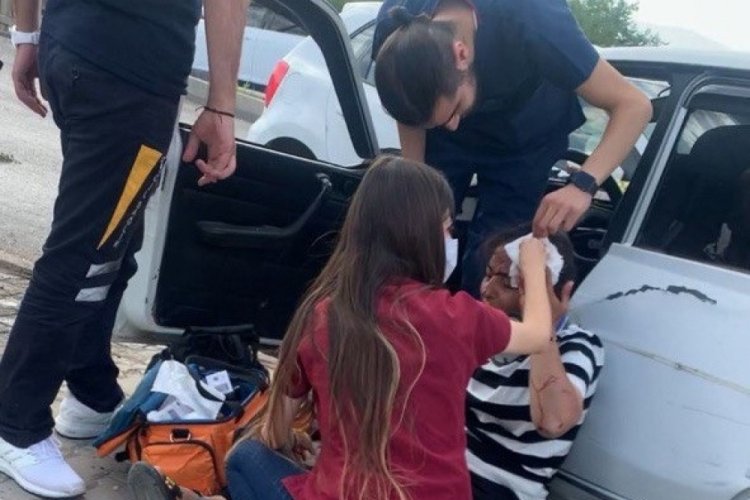 Adıyaman'da iki otomobil &ccedil;arpıştı: 4 yaralı