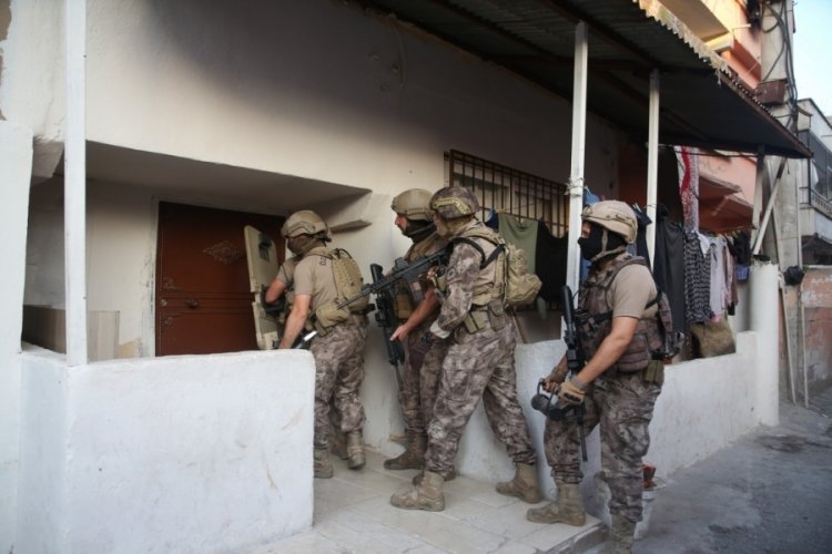 Mersin'de uyuşturucu satıcılarına şafak operasyonu!