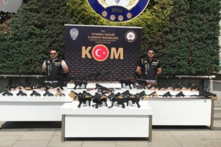 İstanbul'da su&ccedil; &ouml;rg&uuml;tlerine silah satan şebeke &ccedil;&ouml;kertildi