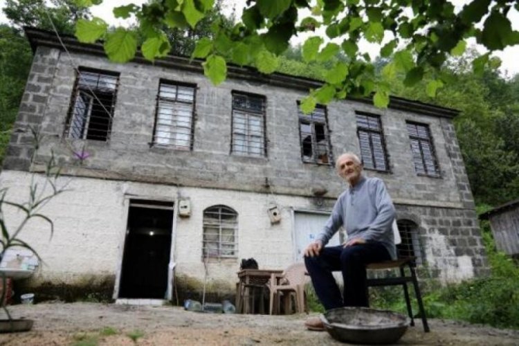 Trabzon'da 82 yaşındaki yaşlı adam g&ouml;n&uuml;ll&uuml; karantinasına devam ediyor