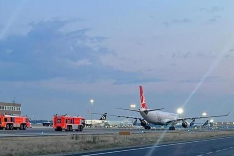 İniş takımları kapanmayan THY u&ccedil;ağı iniş yaptı