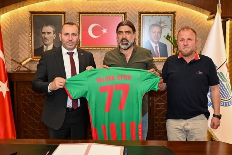 Faruk Yiğit Yalovaspor,'un yeni teknik direkt&ouml;r&uuml;!