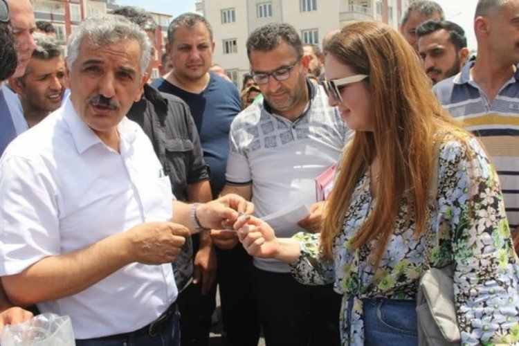 Hatay'da 200 prefabrik iş yeri sahiplerine teslim edildi