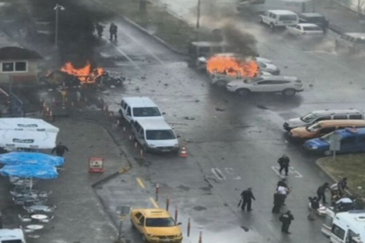 İzmir Adliyesi'ndeki ter&ouml;r saldırısında patlayıcıları getirdiği iddia edilen sanık yargılanıyor