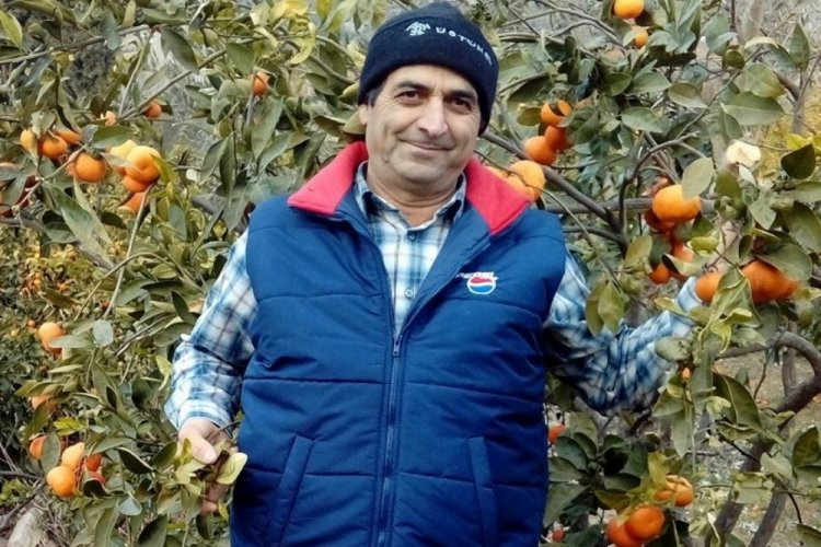 Manisa'da devrilen trakt&ouml;r&uuml;n altında kalan s&uuml;r&uuml;c&uuml; hayatını kaybetti