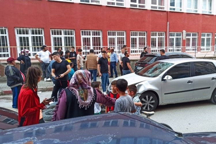 &Ccedil;orum'da otomobil ve motosiklet &ccedil;arpıştı: 1 yaralı