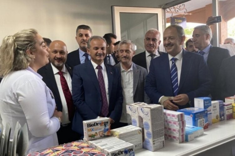 Mehmet &Ouml;zhaseki Adıyaman'da konteyner &ccedil;arşıyı ziyaret etti