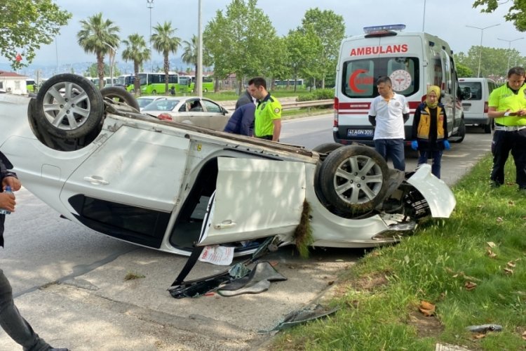 Takla atan otomobilden burnu bile kanamadan &ccedil;ıktı