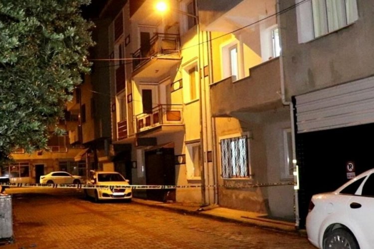 Eşini pompalıyla katledip intihar etti!
