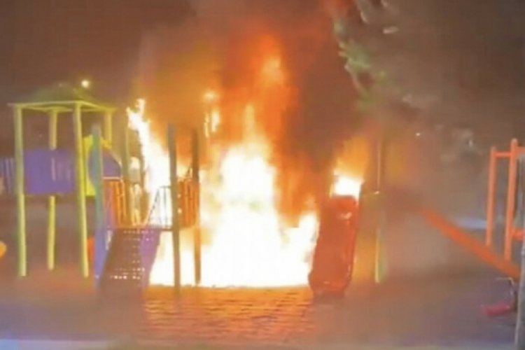Bing&ouml;l'de &ccedil;ocuk parkını ateşe verdiler