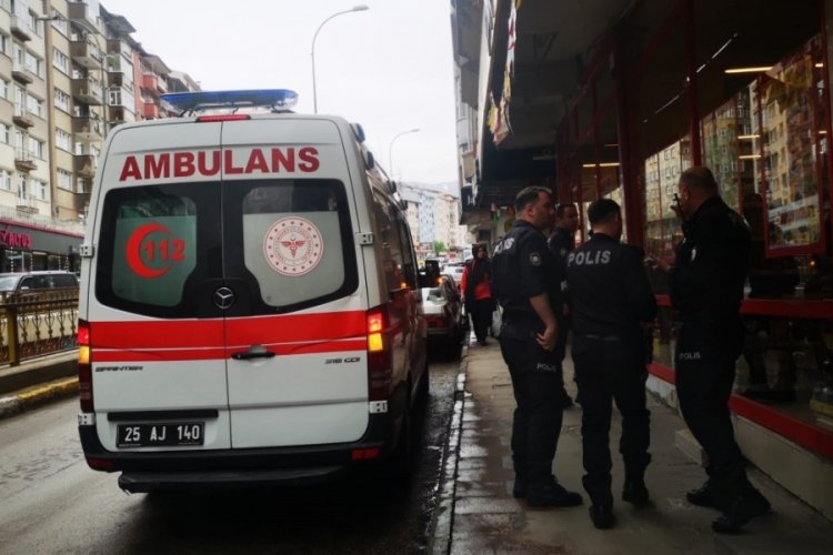 Erzurum'da bı&ccedil;aklı kavga: 1 yaralı