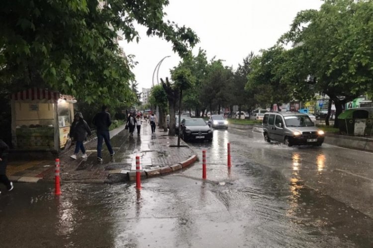 Afyonkarahisar'da sağanak yağış etkili oldu