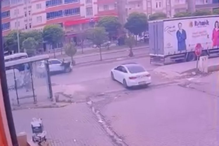 Bing&ouml;l'de otomobilin &ccedil;arptığı yaya yaralandı