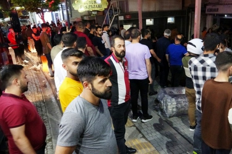 Van'daki Rus Pazarı'nda korkutan yangın