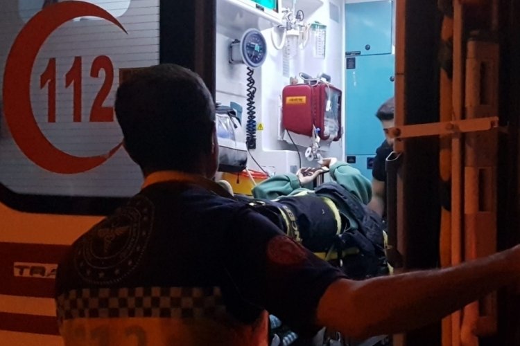 Sakarya'da cip ile &ccedil;arpışan panelvan devrildi