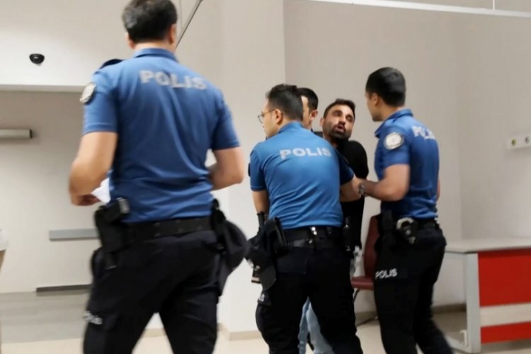 Kadını darp eden alkoll&uuml; ve ehliyetsiz s&uuml;r&uuml;c&uuml; 'pes' dedirtti!