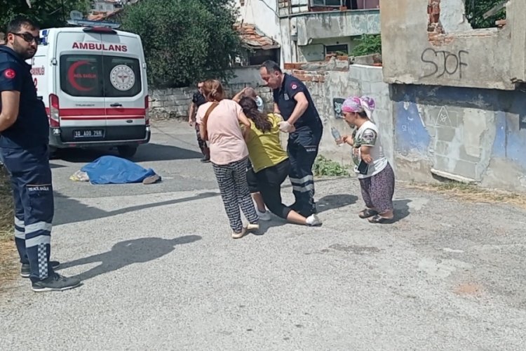 Evine ekmek g&ouml;t&uuml;r&uuml;rken yaşamını yitirdi