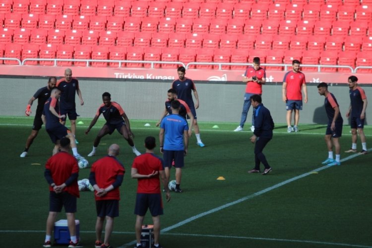 Başakşehir, Fenerbah&ccedil;e ma&ccedil;ı hazırlıklarını tamamladı