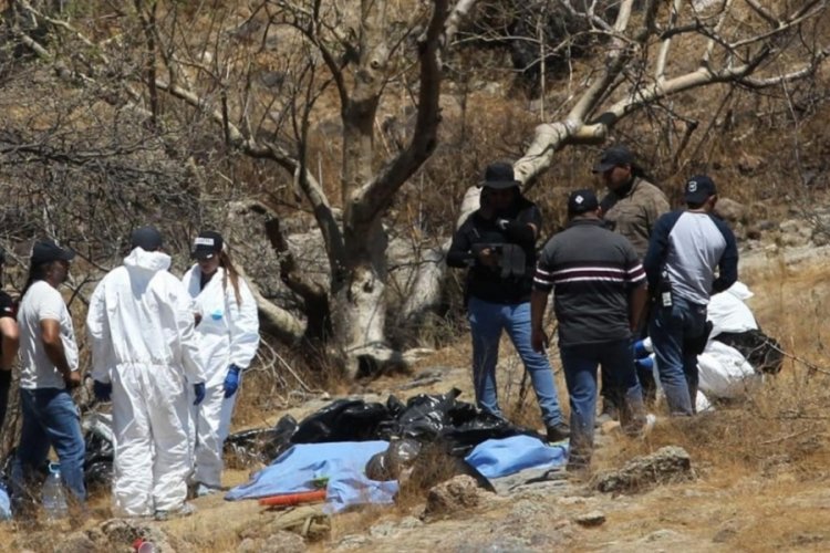 Meksika'da dağ yolunda 6 kişinin cesedi bulundu