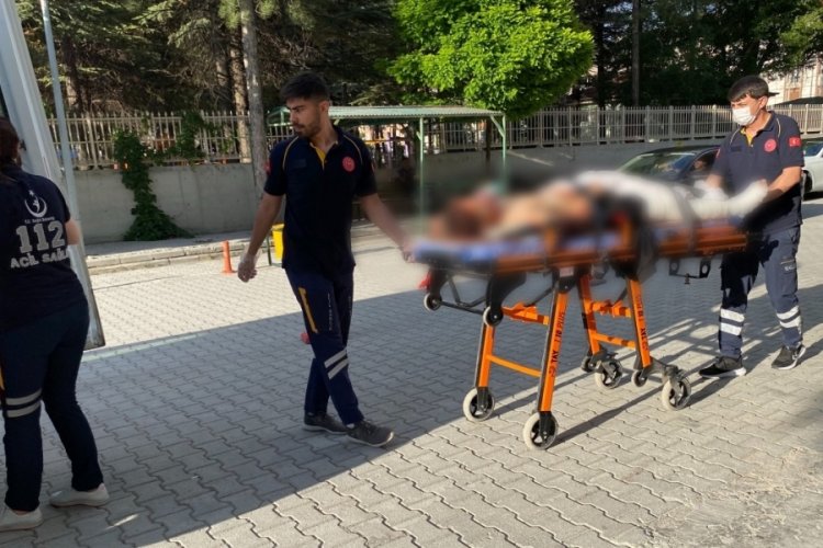 Konya'da pikap ile elektrikli bisiklet &ccedil;arpıştı: 1 yaralı