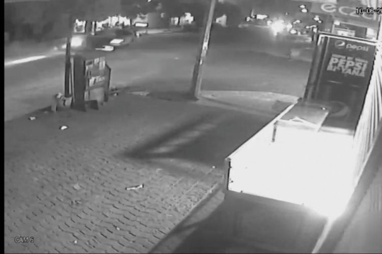 Adana'da ş&uuml;pheli kovalayan polisler kaza yaptı