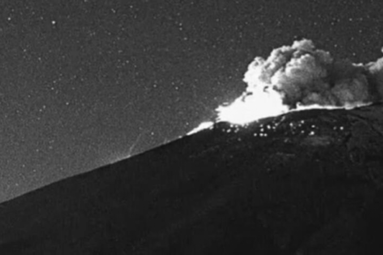 Popocatepetl Yanardağı'nda 24 saatte 3 patlama