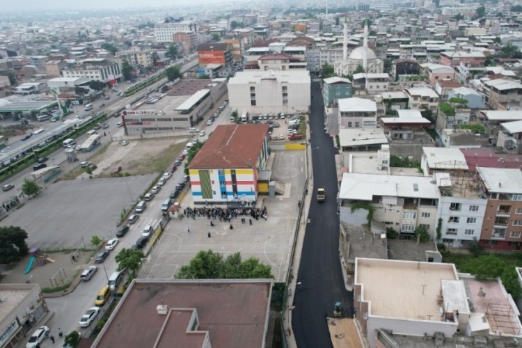 Bursa Yıldırım Belediyesi yol &ccedil;alışmalarını s&uuml;rd&uuml;r&uuml;yor
