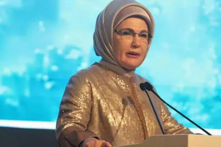 Emine Erdoğan'dan orman okulu tebriği