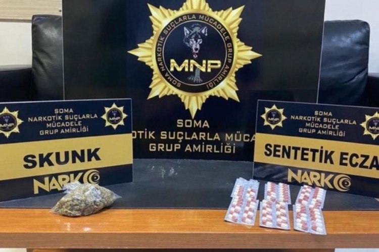 Manisa'da ara&ccedil;ta uyuşturucu ile yakalanan 2 ş&uuml;pheli tutuklandı