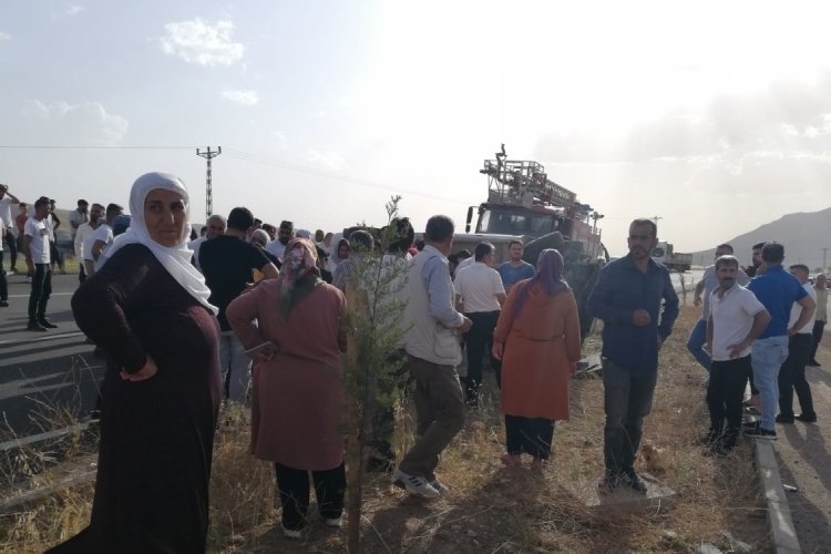 Batman'da hafif ticari ara&ccedil; takla attı: &Ccedil;ok sayıda yaralı var