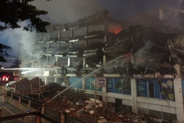 İstanbul'daki iş hanı yangını 31 saat sonra kontrol altına alındı