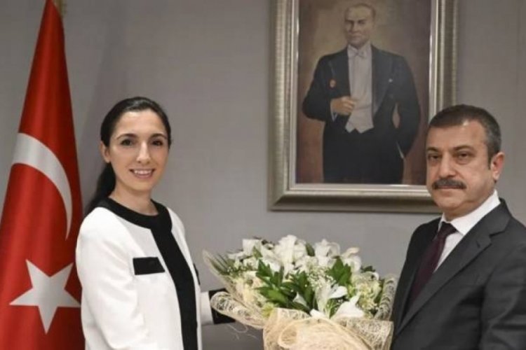 İlk kadın başkan se&ccedil;ilmişti! &Ouml;z ge&ccedil;mişi internet sitesine eklendi