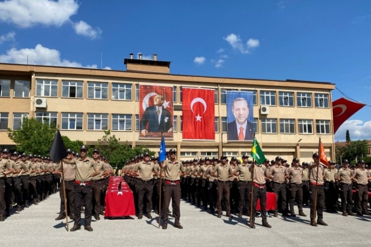 Bursa'da 451 &ccedil;arşı ve mahalle bek&ccedil;isi mezun oldu